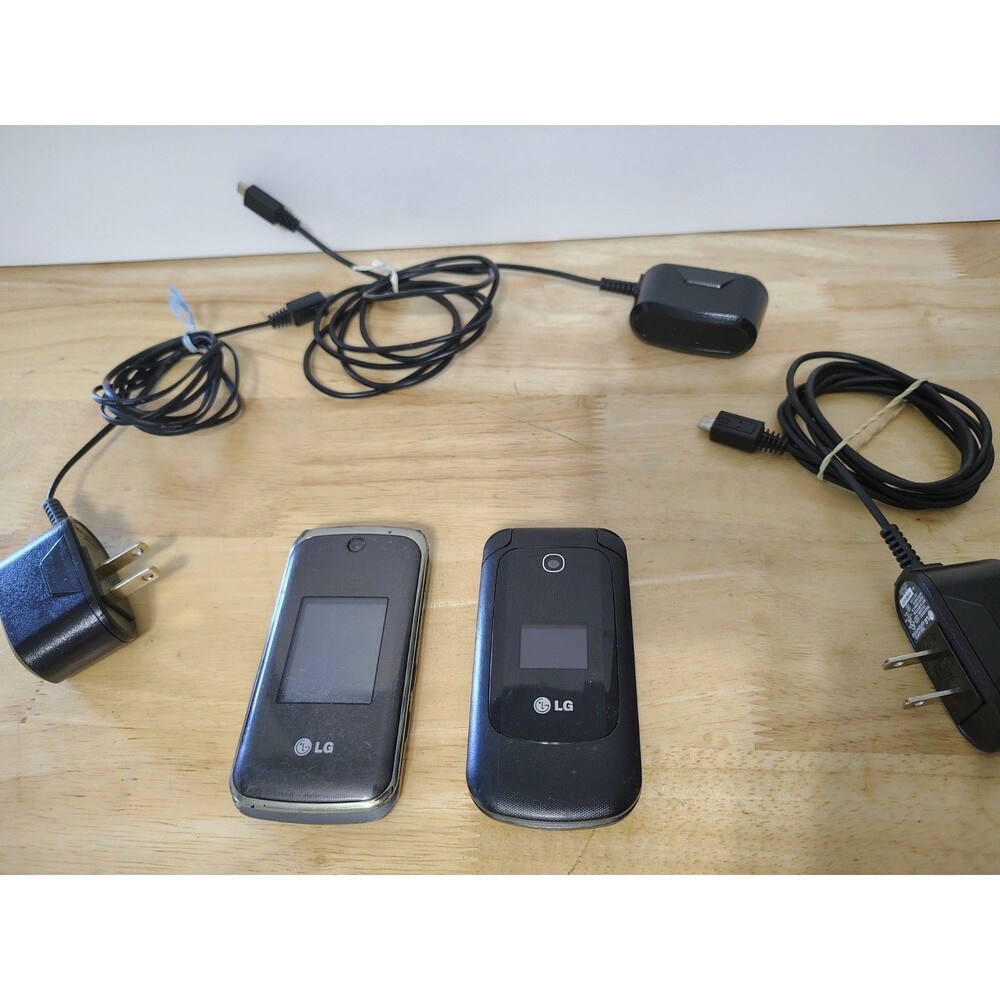 Vintage LG Filp Phones Lot Of Two Phones And 3 Chargers Preowned Both Work